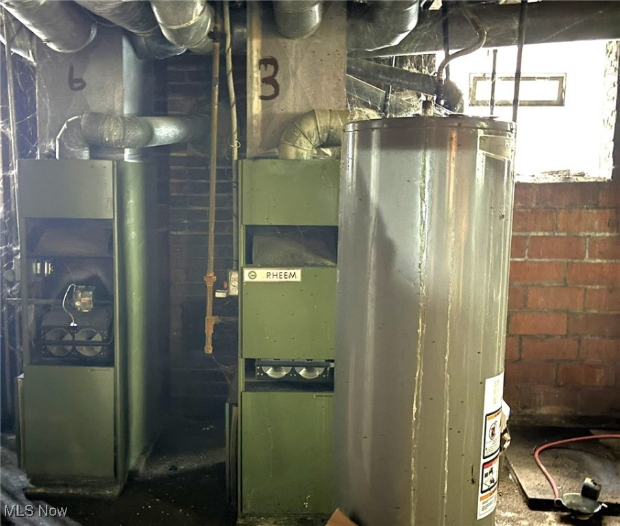 1675 Carlyon Road East Cleveland OH 44112