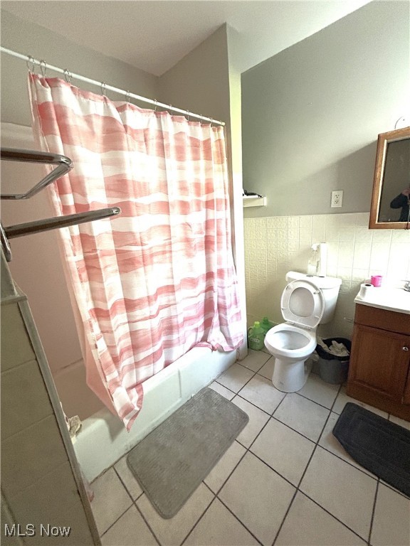 1675 Carlyon Road East Cleveland OH 44112