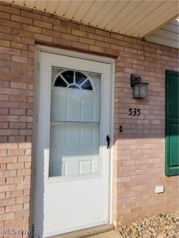 527 Ridge Avenue NE New Philadelphia OH 44663