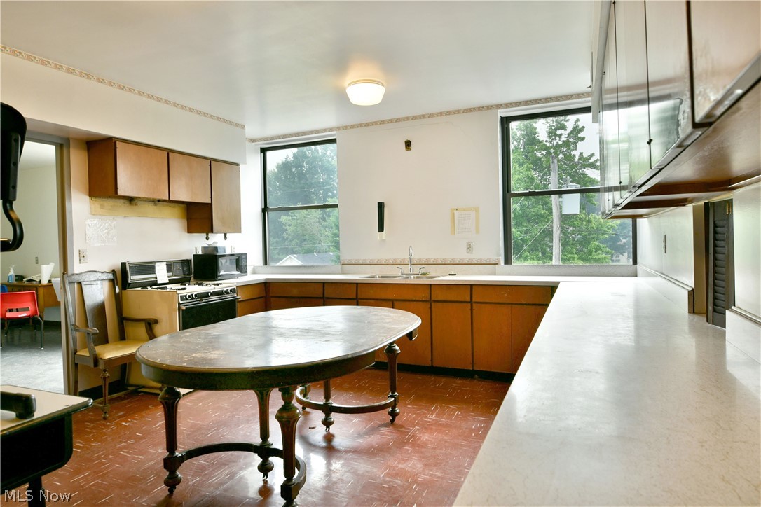 175 Laird Avenue NE Warren OH 44483