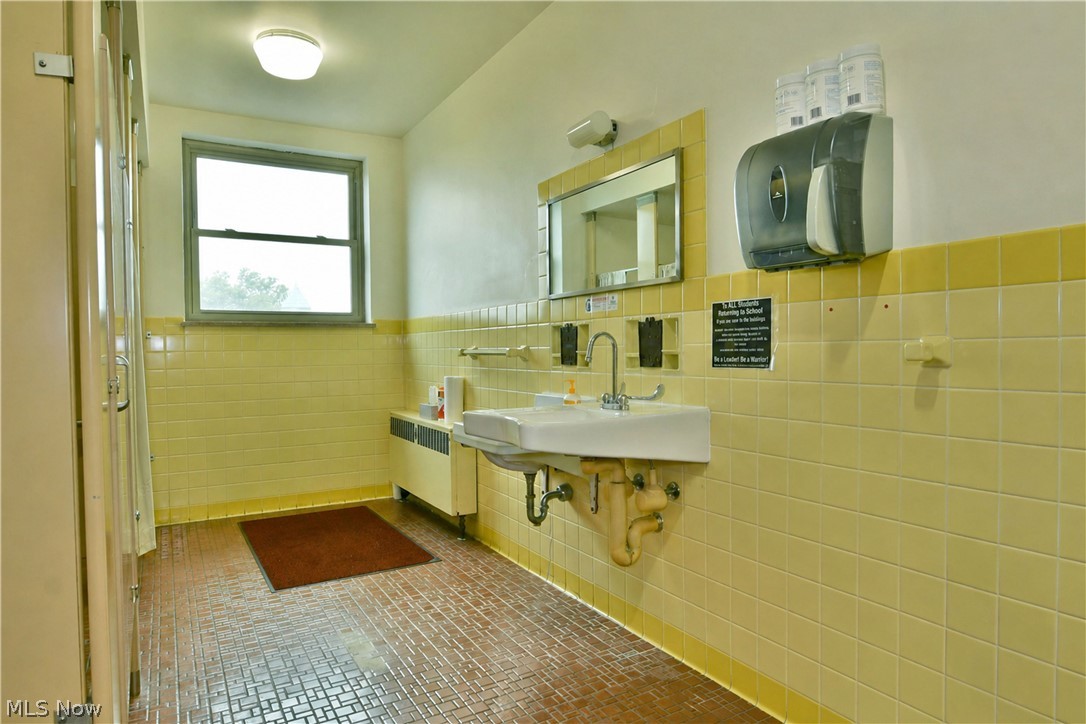175 Laird Avenue NE Warren OH 44483