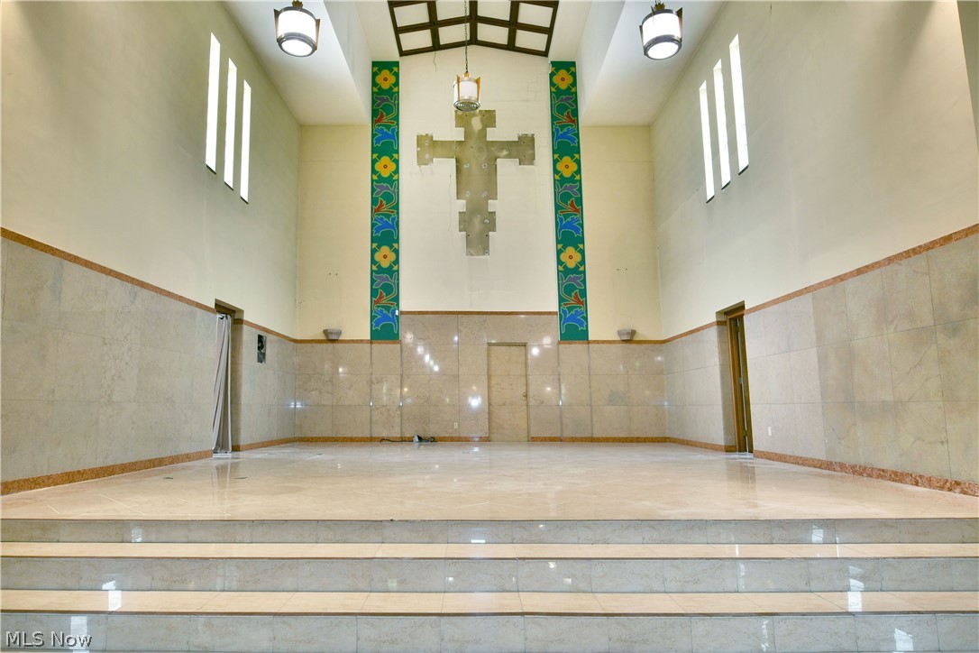 175 Laird Avenue NE Warren OH 44483