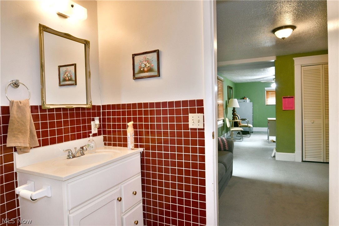 175 Laird Avenue NE Warren OH 44483