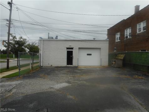 554 E 200 Street Euclid OH 44119