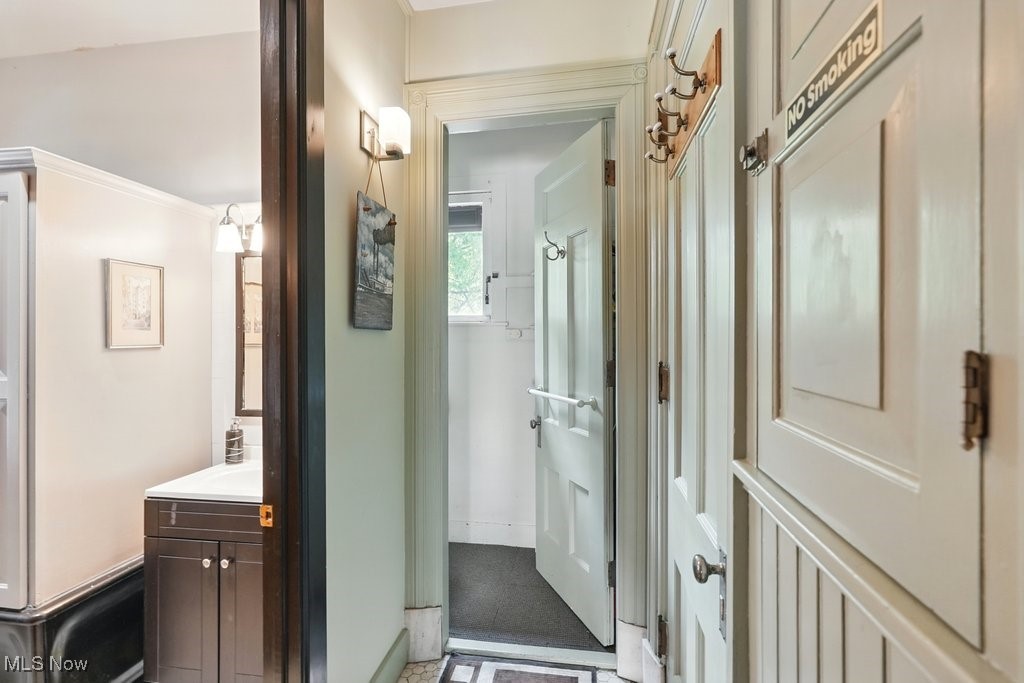 697 W Market Street Akron OH 44303