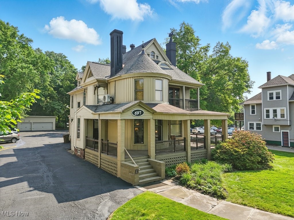 697 W Market Street Akron OH 44303