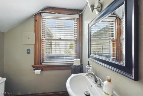 697 W Market Street Akron OH 44303