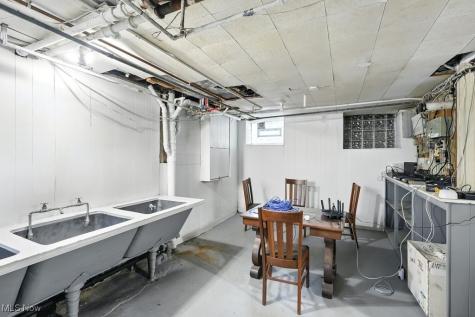 697 W Market Street Akron OH 44303