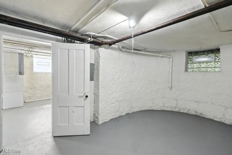 697 W Market Street Akron OH 44303