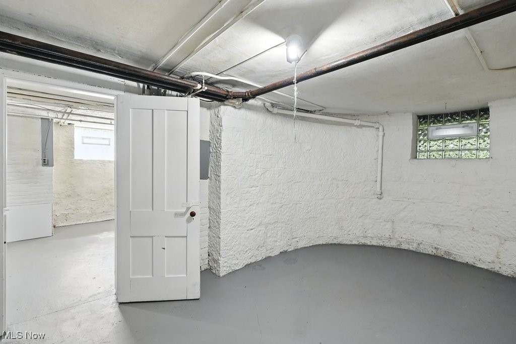 697 W Market Street Akron OH 44303