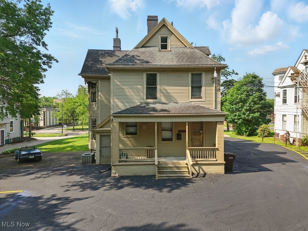 697 W Market Street Akron OH 44303