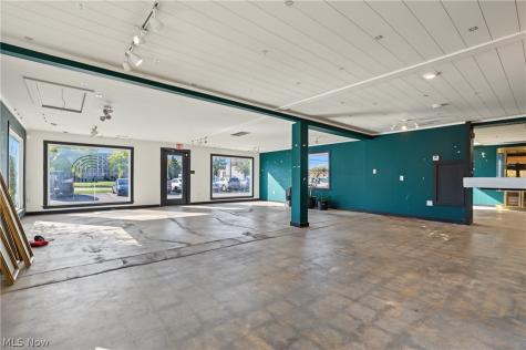 5199 Mayfield Road Lyndhurst OH 44124