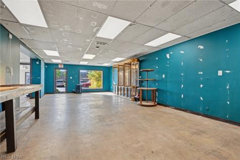 5199 Mayfield Road Lyndhurst OH 44124