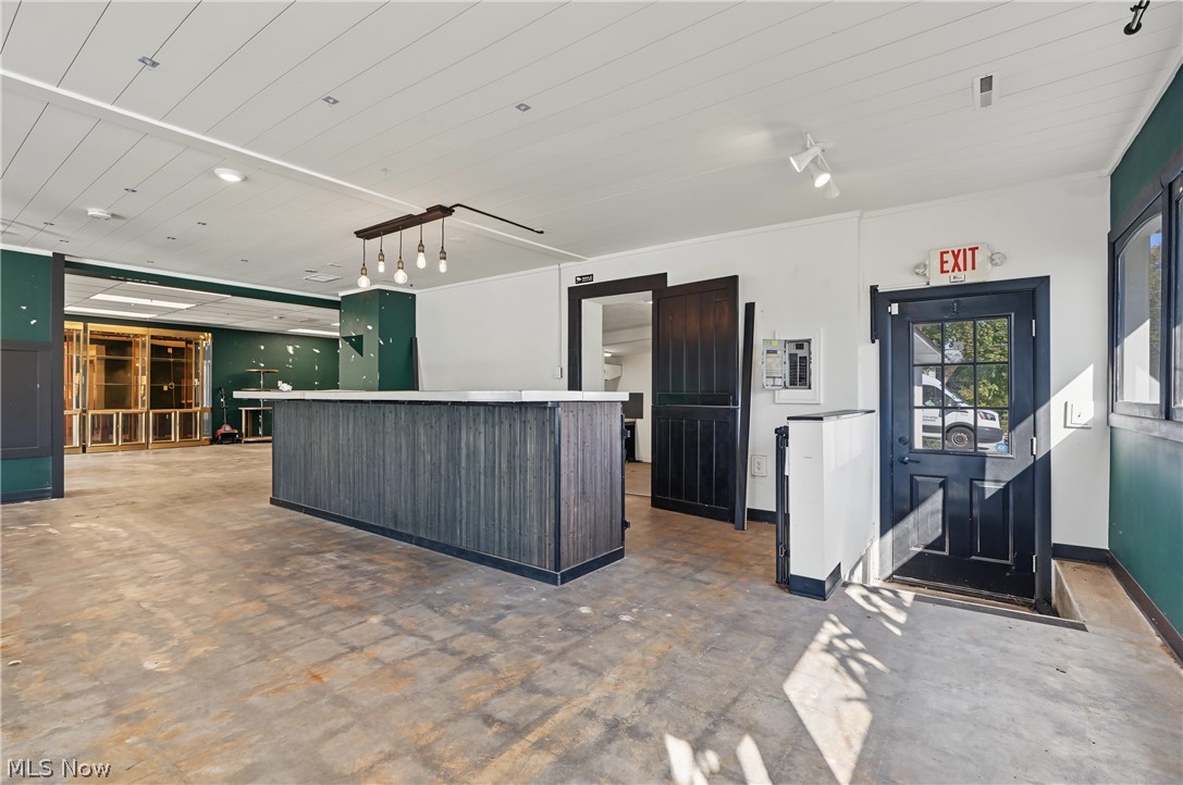 5199 Mayfield Road Lyndhurst OH 44124
