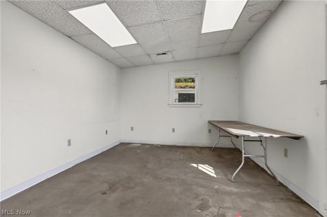 5199 Mayfield Road Lyndhurst OH 44124