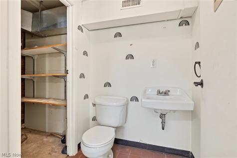 5199 Mayfield Road Lyndhurst OH 44124