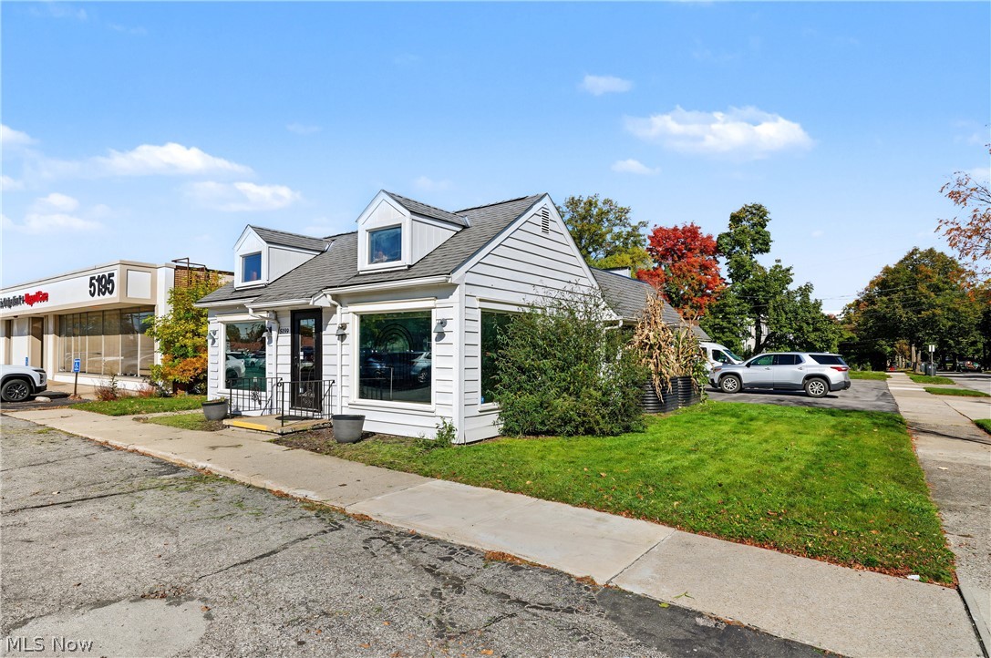 5199 Mayfield Road Lyndhurst OH 44124