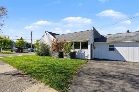 5199 Mayfield Road Lyndhurst OH 44124