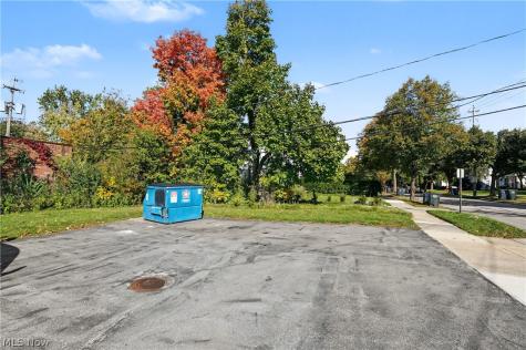 5199 Mayfield Road Lyndhurst OH 44124
