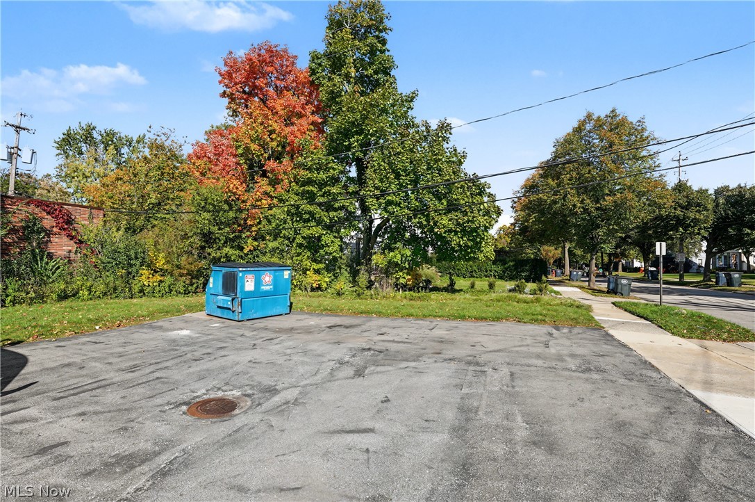 5199 Mayfield Road Lyndhurst OH 44124