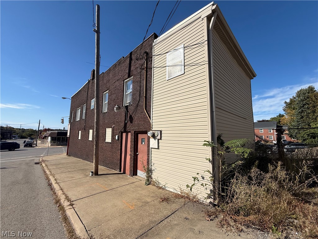 101 N State Street Girard OH 44420
