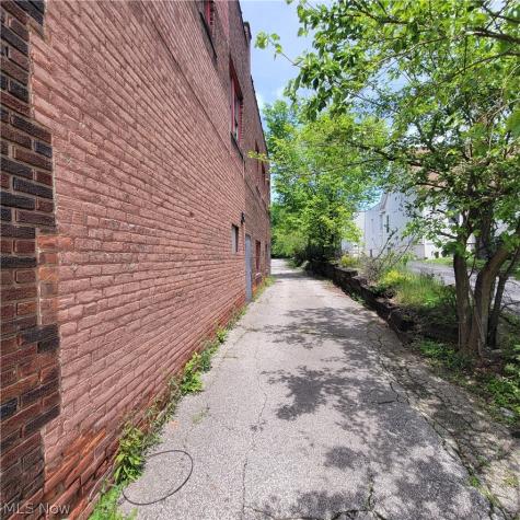 15713 Libby Road Maple Heights OH 44137