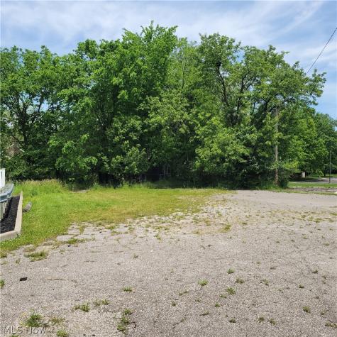 15713 Libby Road Maple Heights OH 44137