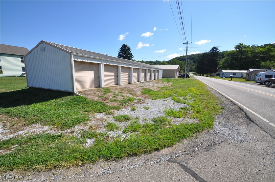 686 Buckeye Street Coshocton OH 43812