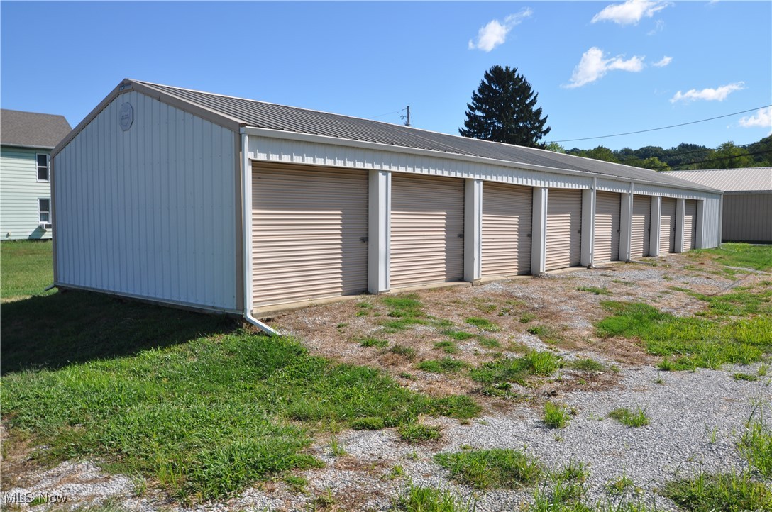 686 Buckeye Street Coshocton OH 43812