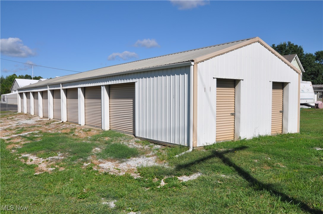 686 Buckeye Street Coshocton OH 43812