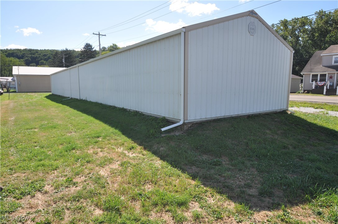 686 Buckeye Street Coshocton OH 43812