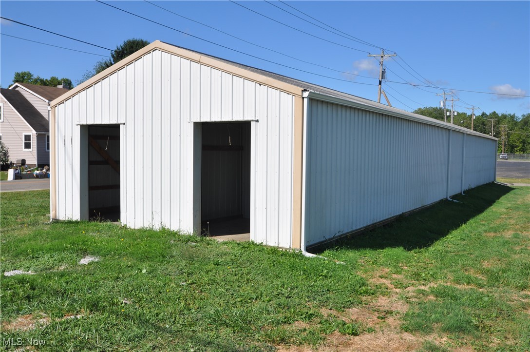 686 Buckeye Street Coshocton OH 43812