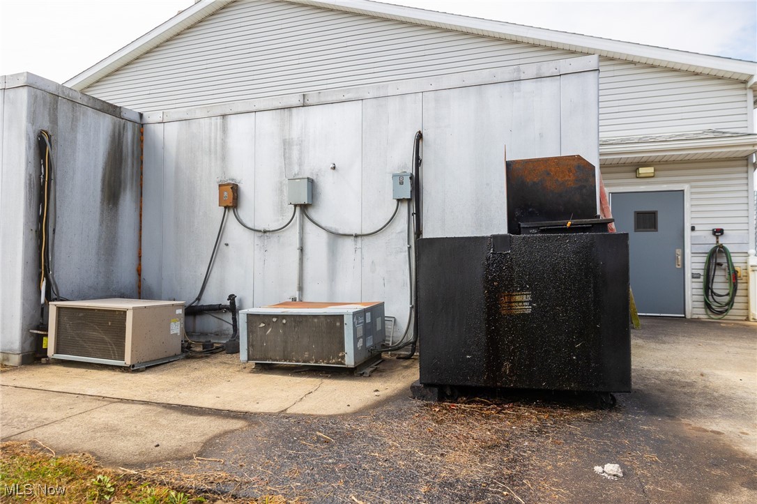 14278 Lincoln Way E Dalton OH 44618