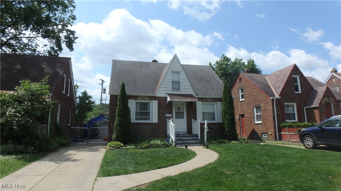 13517 Clifford Avenue Cleveland OH 44135
