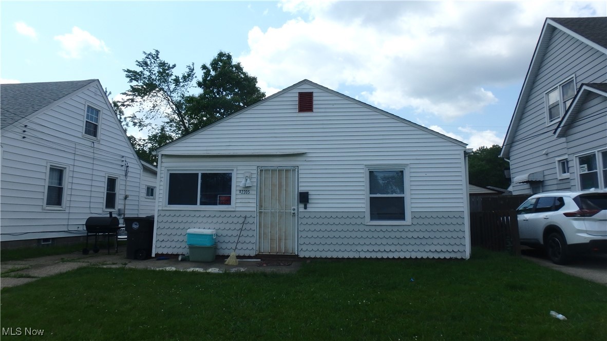 13517 Clifford Avenue Cleveland OH 44135