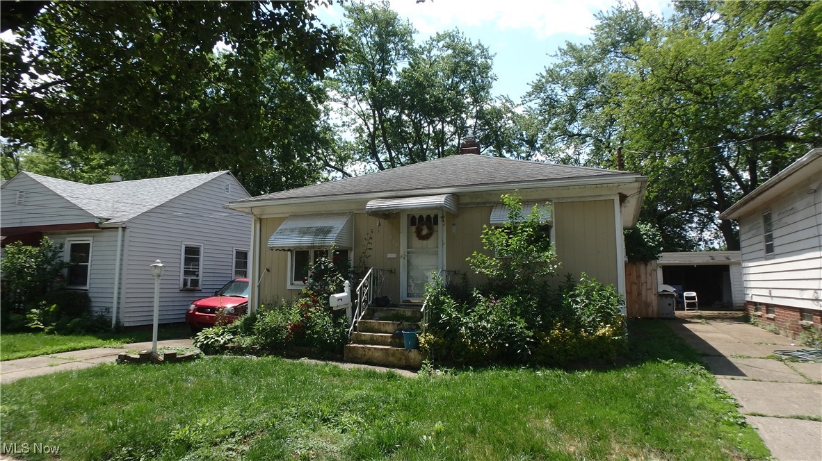 13517 Clifford Avenue Cleveland OH 44135