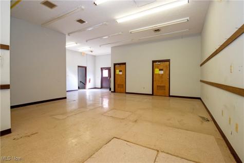 390 E Wood Street Shreve OH 44676