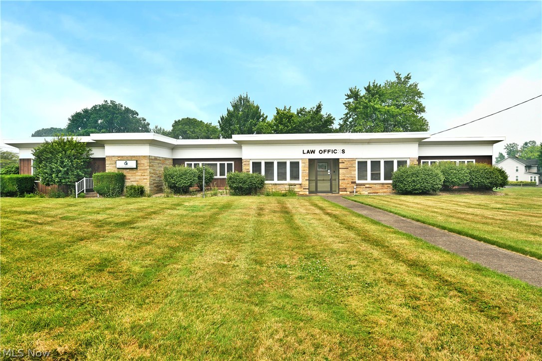 696 Valley View Drive Brookfield OH 44403