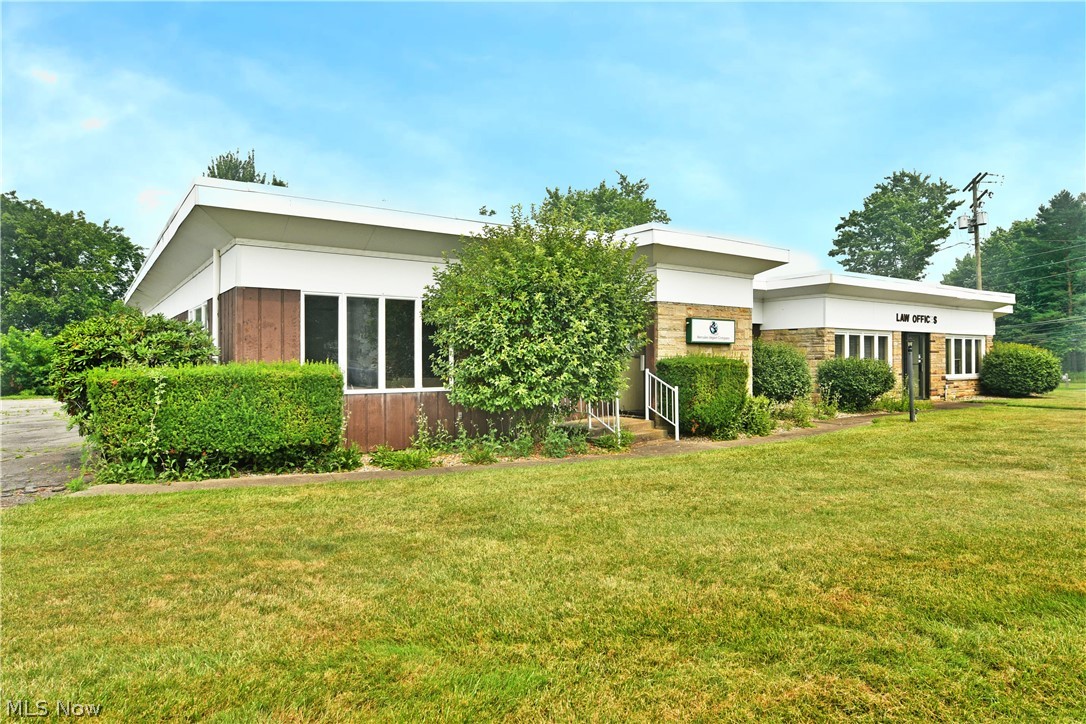 696 Valley View Drive Brookfield OH 44403