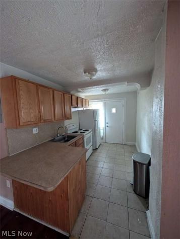 1874 Marloes Avenue East Cleveland OH 44112