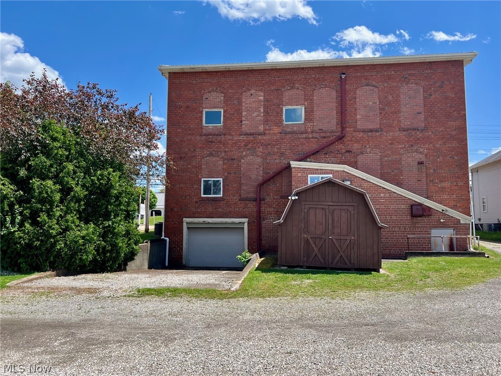611 High Street NW Carrollton OH 44615