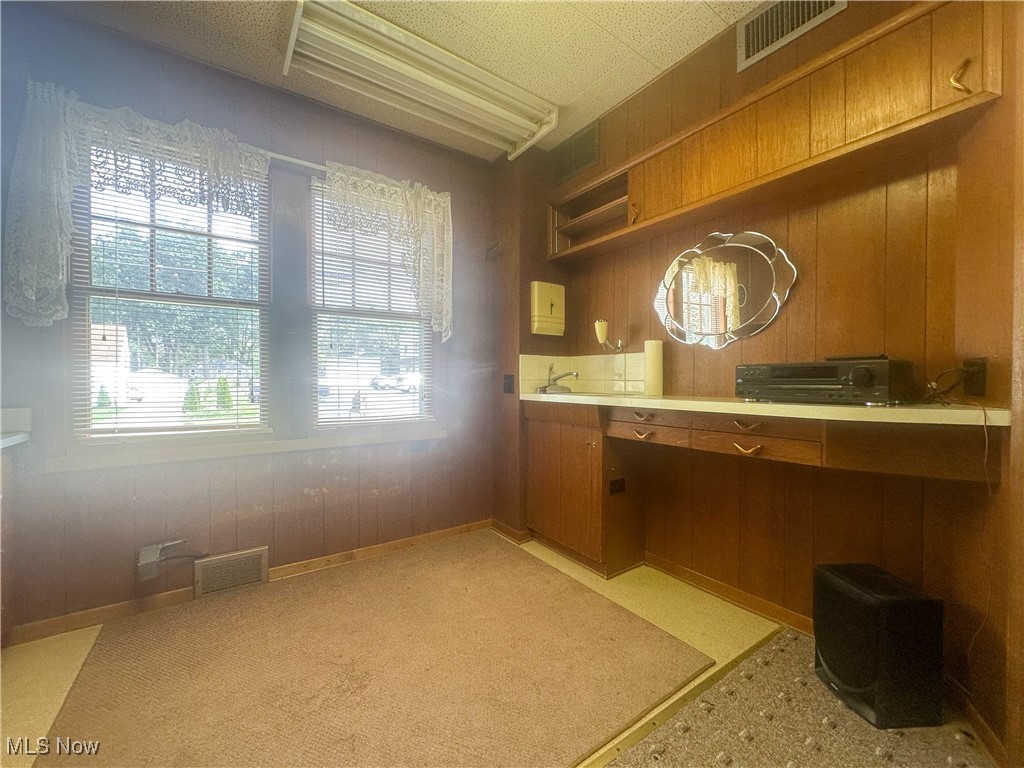 1542 Woodland Street NE Warren OH 44483