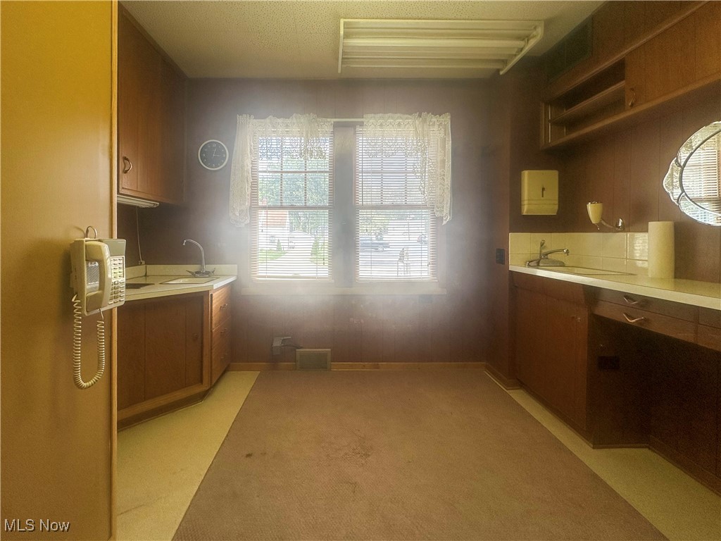1542 Woodland Street NE Warren OH 44483