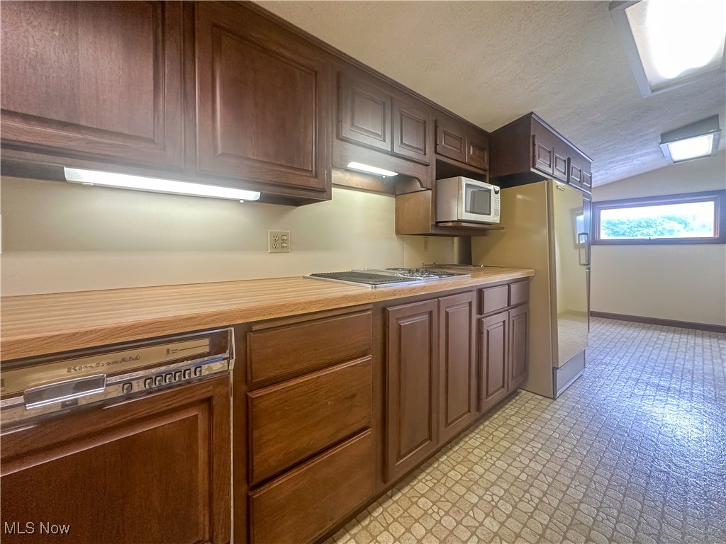 1542 Woodland Street NE Warren OH 44483