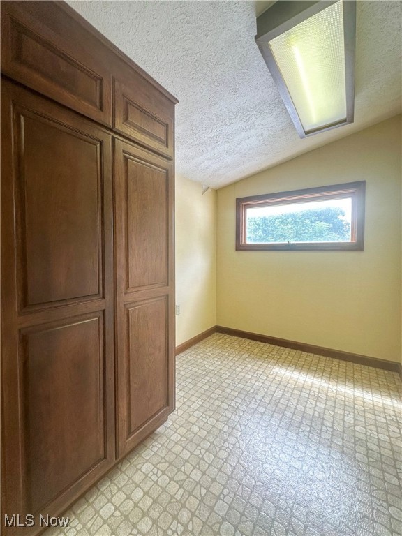 1542 Woodland Street NE Warren OH 44483