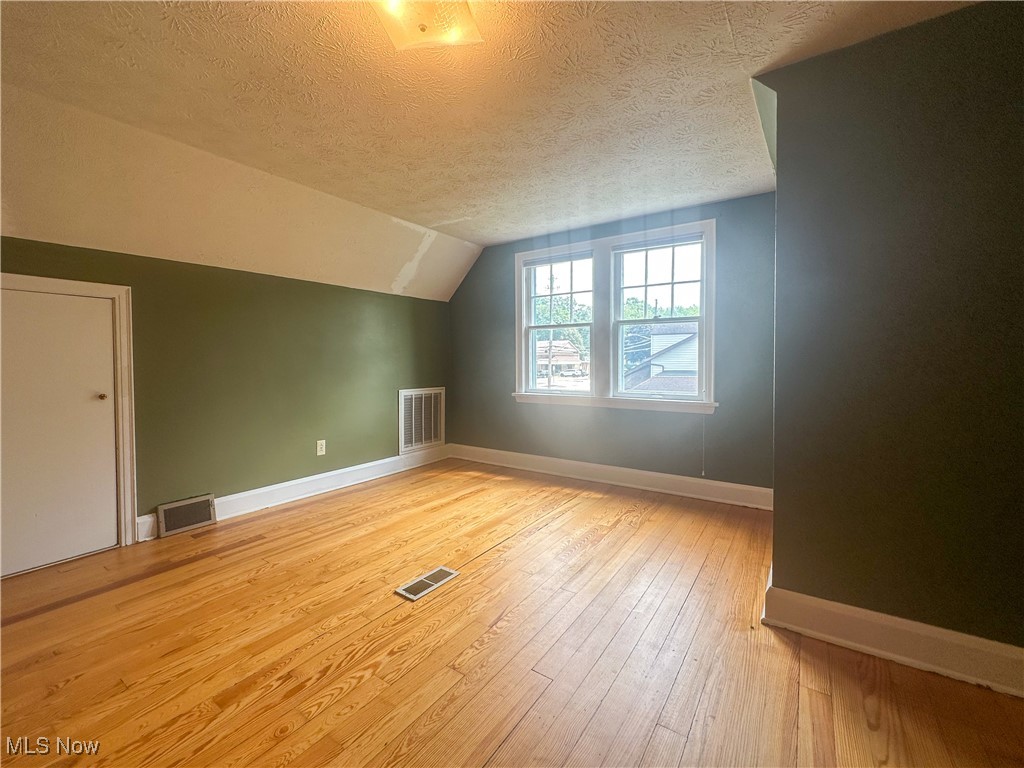 1542 Woodland Street NE Warren OH 44483