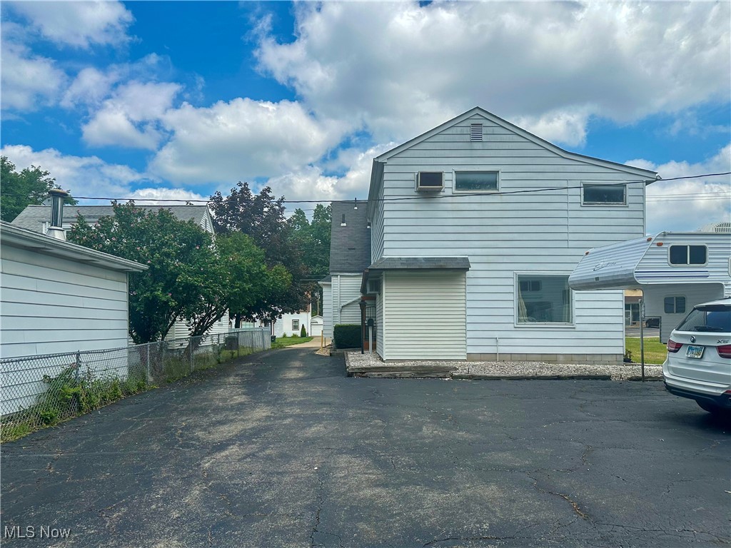 1542 Woodland Street NE Warren OH 44483