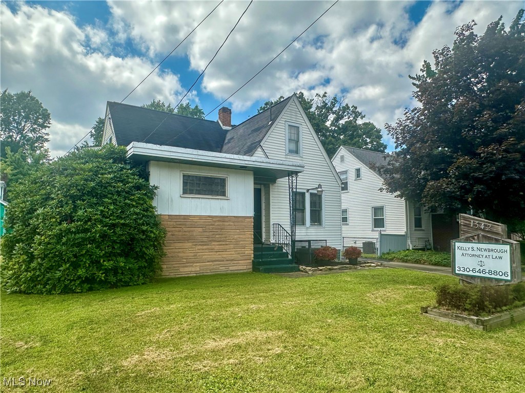 1542 Woodland Street NE Warren OH 44483