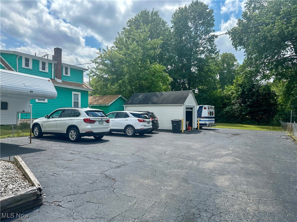 1542 Woodland Street NE Warren OH 44483