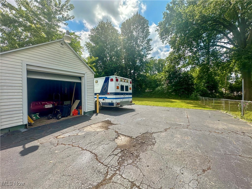 1542 Woodland Street NE Warren OH 44483